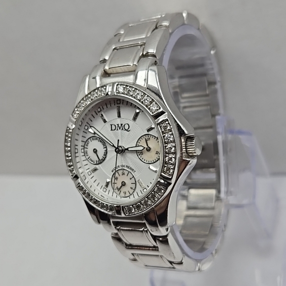 Women’s DMQ Dress Watch Silver Tone Crystal Bezel Multifunction Dial New Battery - Picture 2 of 9